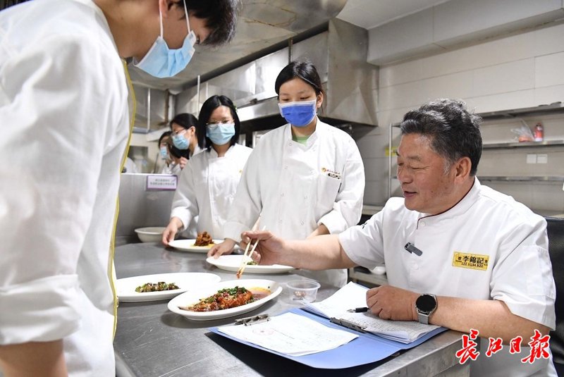 如何成功获取餐饮服务许可证?一份详细的申请流程